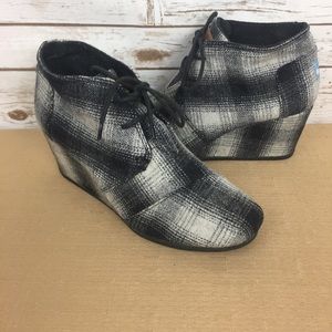 Toms Desert Wedge Booties Gray Plaid